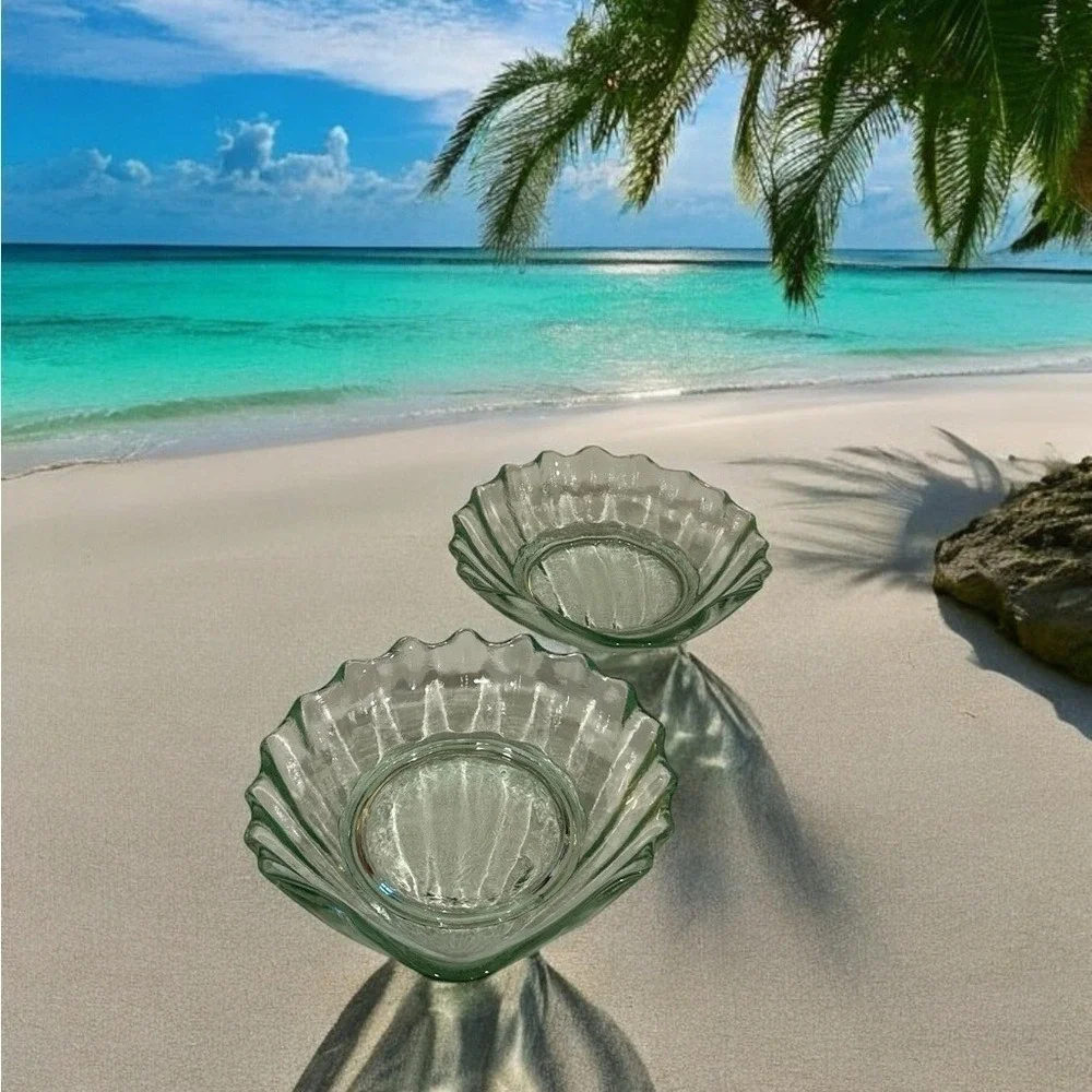 (2) Beautiful Vintage Green Glass‎ Shell Shaped Dish Bowls - Excellent Condition